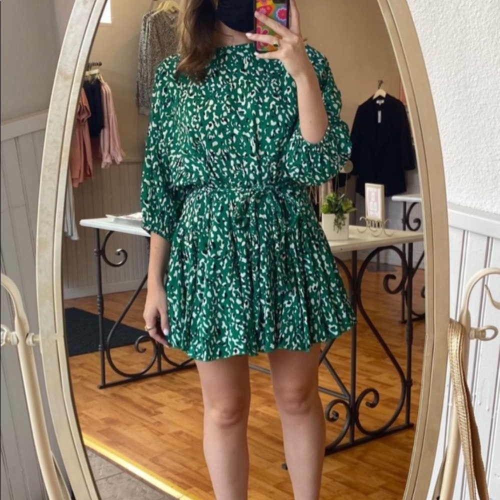 NWT Green Aakaa Dress Size Small